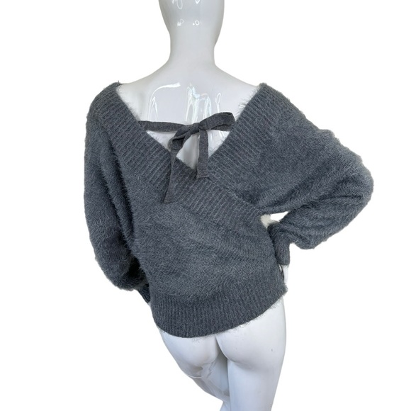 Fashion on Earth Anthro Open Back Fuzzy Eyelash Sweater top faux wrap grey M MD - Picture 12 of 17